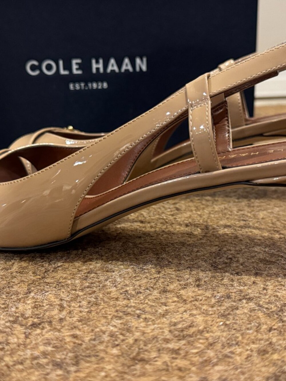 Cole Haan Nude Beige Patent Leather Slingback Kitten Heel Sandals Sz 10.5 - Picture 8 of 11